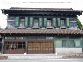 旧甲斐家蔵住宅(令和5年4月より休館)
