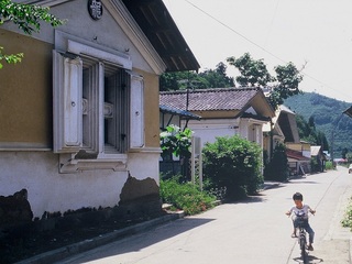 杉山集落の蔵並み（外観のみ）